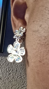 Small Rhinestone daisy clip on earrings gold/Aurora borialis Kargo Fresh