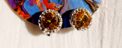 Small crystal stud clip ons citrine Kargo Fresh