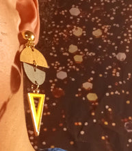 Load image into Gallery viewer, Small minimalist clip on earrings Kargo Fresh
