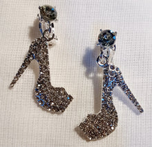 Load image into Gallery viewer, Small rhinestone clip on earrings Kargo Fresh
