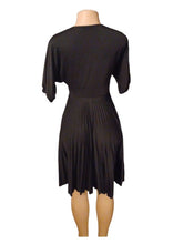 Load image into Gallery viewer, Soprano pleated midi dress Medium Kargo Fresh
