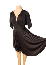 Load image into Gallery viewer, Soprano pleated midi dress Medium Kargo Fresh
