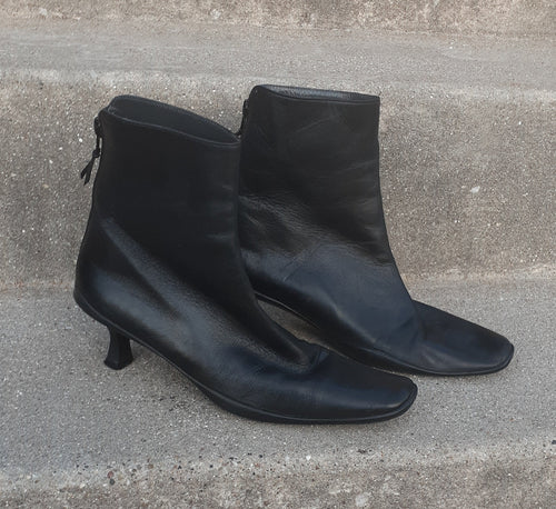 Stuart Weitzman Booties Size Kargo Fresh