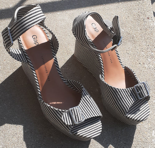 The Gap Black and Creme Railroad Stripe Wedges Size 10 Kargo Fresh