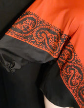 Load image into Gallery viewer, Vintage 1960s era Alfred Shaheen Top Size Medium Kargo Fresh
