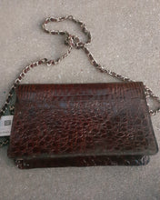 Load image into Gallery viewer, Vintage 1980s Leather Croc Embossed Shoulder Bag Kargo Fresh
