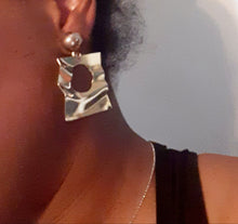 Load image into Gallery viewer, Vintage Abstract Square Hoop Clip On Earrings Kargo Fresh

