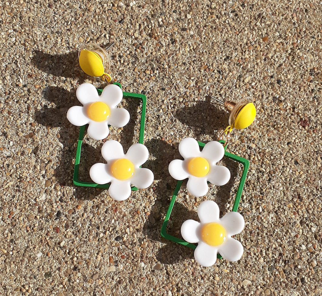 Vintage Acrylic Daisy Flower Earrings Kargo Fresh