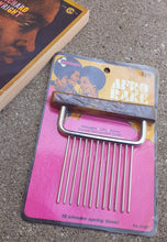 Load image into Gallery viewer, Vintage Afro Rake with Bakelite Handle Kargo Fresh
