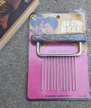 Load image into Gallery viewer, Vintage Afro Rake with Bakelite Handle Kargo Fresh
