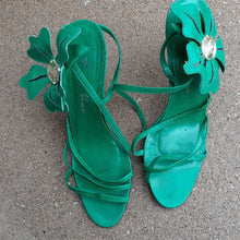 Load image into Gallery viewer, Vintage Beverly Feldman Flower Strappy Heels Size 7.5 Kargo Fresh
