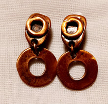 Load image into Gallery viewer, Vintage Brutalist Metal clip on earrings Kargo Fresh
