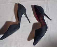 Load image into Gallery viewer, Vintage Celine Dorsay Pumps 11.5 Kargo Fresh
