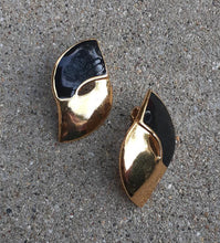Load image into Gallery viewer, Vintage  Chunky Gold Metal Clip On  Earrings Kargo Fresh
