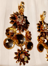 Load image into Gallery viewer, Vintage Chunky Metal and Rhinstone Flower Clip Earrings Kargo Fresh
