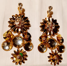 Load image into Gallery viewer, Vintage Chunky Metal and Rhinstone Flower Clip Earrings Kargo Fresh
