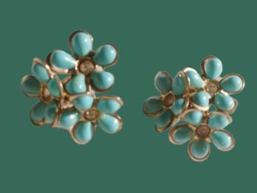 Vintage Daisy flower clip on earrings 1960s Kargo Fresh