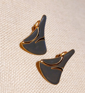 Vintage Enameled  Cluster Clip on Earrings Kargo Fresh