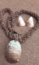 Load image into Gallery viewer, Vintage Handmade Sea Shell and Abalone Multi Strand Necklace Set Kargo Fresh
