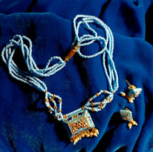 Load image into Gallery viewer, Vintage India Jhumka necklace set Kargo Fresh
