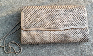 Vintage Nude Mesh Metal Clutch (1980s) Kargo Fresh