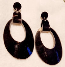 Load image into Gallery viewer, Vintage Pop art acrylic clip on earrings Kargo Fresh
