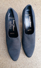 Load image into Gallery viewer, Vintage Robert Clergerie Knit Pumps size 8/8.5 Kargo Fresh

