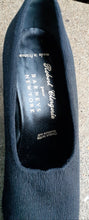 Load image into Gallery viewer, Vintage Robert Clergerie Knit Pumps size 8/8.5 Kargo Fresh
