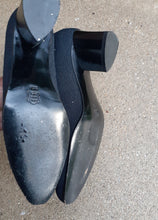 Load image into Gallery viewer, Vintage Robert Clergerie Knit Pumps size 8/8.5 Kargo Fresh
