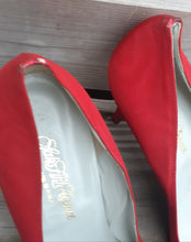 Load image into Gallery viewer, Vintage Sesto Meucci Red Taffeta Heels 9 B Kargo Fresh
