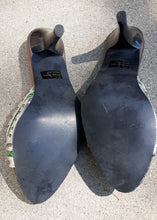 Load image into Gallery viewer, Vintage Simonelli Kitten Heels Size 9 Kargo Fresh
