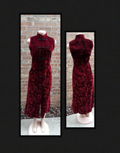 Load image into Gallery viewer, Vintage Velvet Cheongsam Size Small Kargo Fresh
