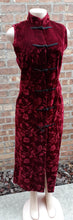 Load image into Gallery viewer, Vintage Velvet Cheongsam Size Small Kargo Fresh
