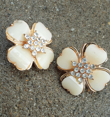 Vintage XL  Flower Clip On Earrings Kargo Fresh