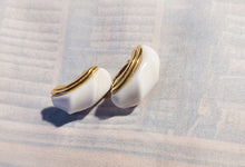 Load image into Gallery viewer, Vintage acrylic clip on studs Kargo Fresh
