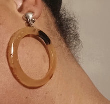 Load image into Gallery viewer, Vintage bovine small hoop clip on earrings Kargo Fresh
