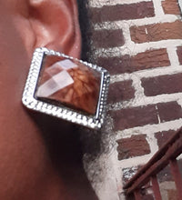 Load image into Gallery viewer, Vintage chunky Acrylic Clip On Earrings Kargo Fresh
