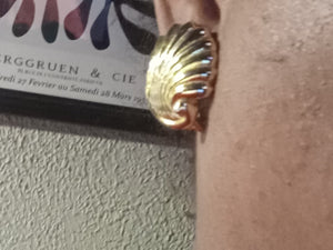 Vintage chunky clip on gold sea shell studs Kargo Fresh
