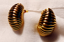 Load image into Gallery viewer, Vintage gold huggie hoop clip on earrings Kargo Fresh
