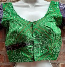 Load image into Gallery viewer, Vintage handmade Silk brocade Indian Choli Size Small Kargo Fresh
