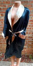 Load image into Gallery viewer, Vintage ladies Reversable Satin Kimono Robe L Kargo Fresh
