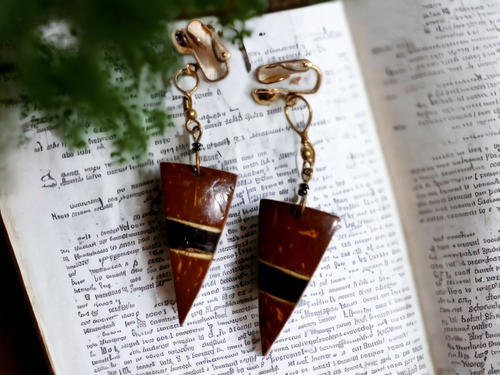 Vintage minimalist boho clip on wooden earrings 1970s Kargo Fresh