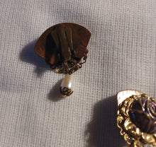 Load image into Gallery viewer, Vintage mixed metals brutalist rose clip on earrings Kargo Fresh
