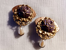 Load image into Gallery viewer, Vintage mixed metals brutalist rose clip on earrings Kargo Fresh
