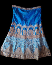 Load image into Gallery viewer, Vintage silk sanskriti lehenga skirt Kargo Fresh
