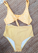 Load image into Gallery viewer, Vintage style  High waist bikini set New M Kargo Fresh
