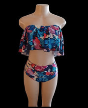 Load image into Gallery viewer, Vintage style flounce bikini large Kargo Fresh
