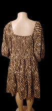 Load image into Gallery viewer, Vintage style kaftan dress and matching earrings new free size Kargo Fresh
