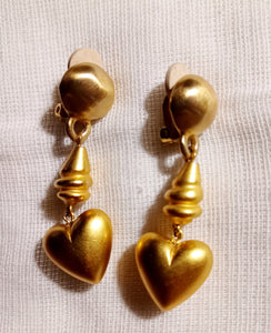 Vintage textured brushed gold heart dangle clip ons Kargo Fresh