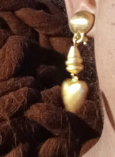 Load image into Gallery viewer, Vintage textured brushed gold heart dangle clip ons Kargo Fresh
